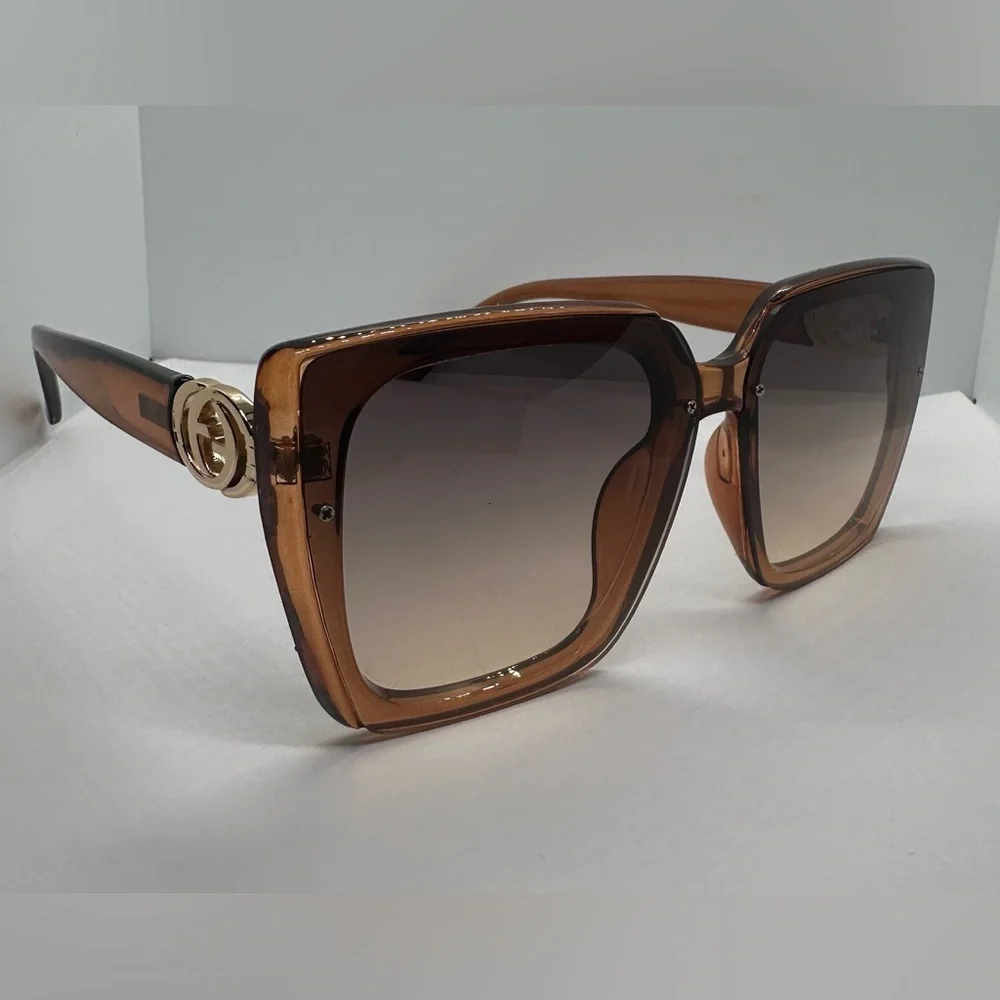NWT Trendy Oversized Square Brown Gradient Sunglasses | Chic Vintage Style UV400